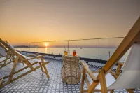 Calla Luxury Seafront Suites فنادق في ريثيمنو