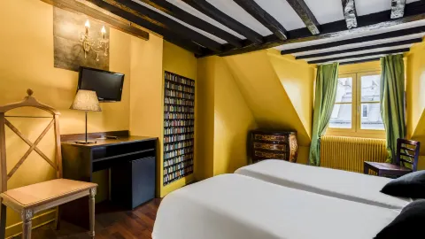 Absolute Hotel Paris République in Paris