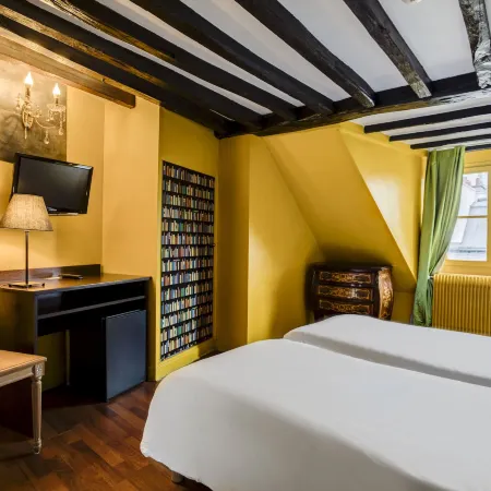 Absolute Hotel Paris République Отели рядом с достопримечательностью «Кабаре Фоли-Бержер»