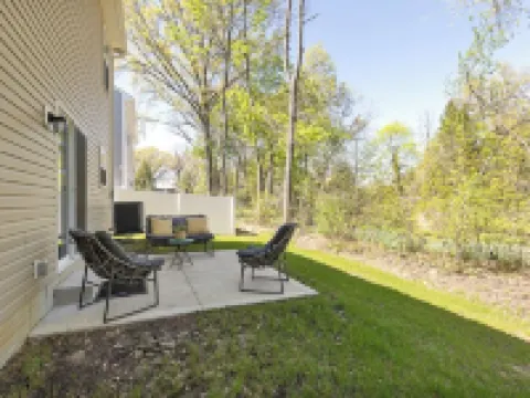 Modern 3Bdrm Home | Family-Friendly, Close to Zoo Hotels in Akron