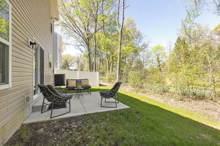 Modern 3Bdrm Home | Family-Friendly, Close to Zoo Отели в г. Акрон