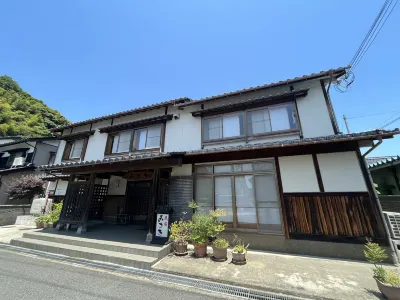 Kaisen No Yado Minsyuku Misaki Hotels near Amarube Railway Bridge Observation deck.The Sora no Eki.