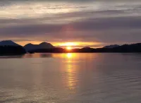 {Forget-Me-Not Inn} Alaskan Waterfront Vacation Rental (Eagle Suite) - Wifi