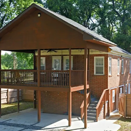Downtown Gem 2 Br w Spacious Yard