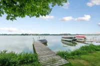 Lakeside Retreat- 7beds/4bd/2ba! Family and pet friendly!