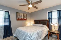Cozy Raleigh Escape 3Br Outdoor Escape Hotels in Garner