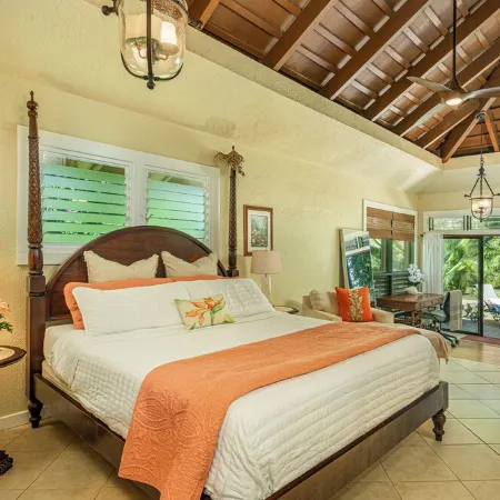Private and spacious Princeville cottage