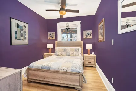 Relaxing 2BR Family Stay – Near Lake & Downtown! Отели рядом с достопримечательностью «Беюкма Плейфилд»