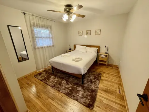 Comfortable 3Br Home-Prime Video, WiFi, Parking Hotels in Schererville