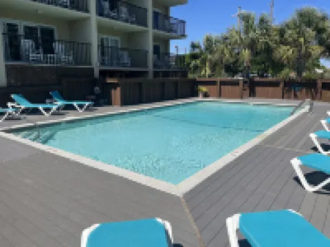 Coastal Haven with Private Balcony and Modern Comfort - Delightful Escape