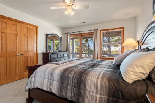 Private Heated Pool and Scenic Lake Views - Spectacular Family Retreat