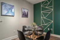 Infinity-Edge Pool, Game Lounge, and Lavish Gardens - Stylish Retreat