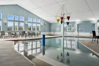 Indoor Pool and Hot Tub - Charming Family Retreat Các khách sạn ở Egg Harbor