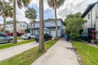 Short Stroll to the Beach and Inviting Atmosphere - Charming Coastal Getaway
