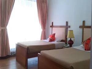 Lawkanat Hotel