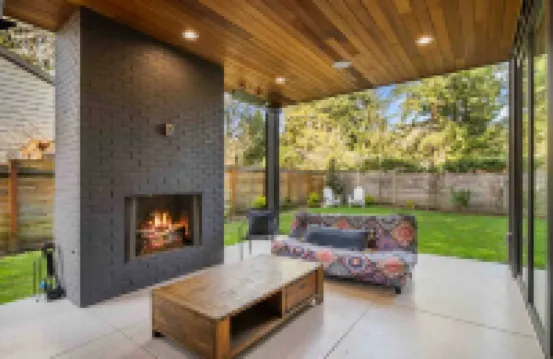 Elegant Indoor Outdoor Oasis - Luxurious Gated Retreat