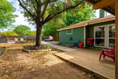 Mins to Domain -4BR Newly Reno Home - Pool+Jaccuzi - Pool +PingPong Table