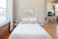 High Ceilings and Original Brick Walls - Stylish Historic Loft Retreat Hotels in Pawtucket