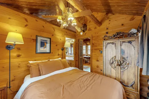 Historic dog-friendly cabin overlooking Lake Lucerne with deck & great views Hotels in Carroll County