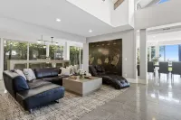 Endless Views and Swimming Pool - Stunning Coastal Retreat