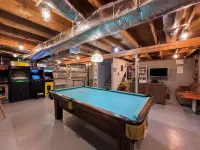 Hot Tub, Game Room and Fire Pit - Charming Spacious Retreat