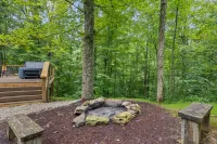 Hot Tub & WiFi - Intimate Cabin - Snuggle Inn - Red River Gorge, Kentucky! Các khách sạn ở Stanton
