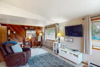 Peaceful vacation beach home with plenty of space, both indoors and outdoors Hotels in Grayland