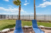 Luxury Beachfront Escape with Spacious Living - Exquisite Retreat