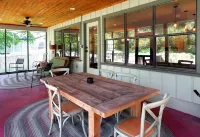 Stunning River Views and Spacious Outdoor Oasis - Captivating Retreat