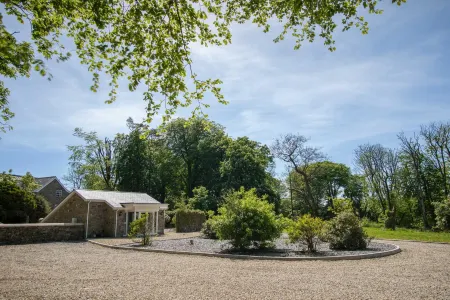 The Pig Stye - 1 Bedroom Studio - Princes Gate Отели рядом с достопримечательностью «Twin Oaks»