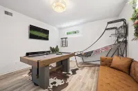 6BD/3BA Designer Oasis Sleeps 14 ATL Metro Hotel di Stonecrest