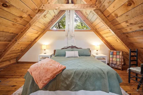 Private Cabin with Hot Tub and Scenic Views - Serene Escape Hotels in Blount County