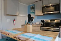 Steps to Beach and Nightlife Excitement - Charming Coastal Getaway Hotels in Hampton Beach