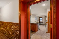 Ski-in/Ski-Out Access and Stunning Mountain Views - Cozy Getaway