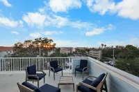 Dunedin Luxury Townhome w/ View of Gulf & Dunedin!