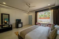 Koko Maya by Stone Wood, Morjim