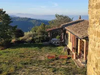 A place for the muse, unusually close to nature, but luxurious and well connected. Hotels in Deruta