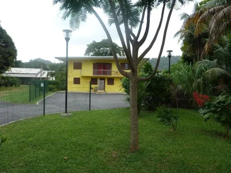 Au Petit Canal Fleuri