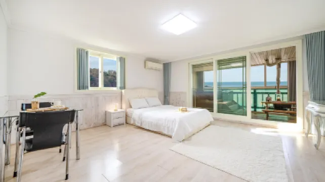 Ganghwa Nakjogaboineun Spa Pension