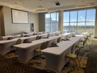Holiday Inn Express & Suites Saskatoon East - University