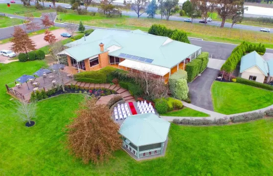 野卡特萊河村酒店