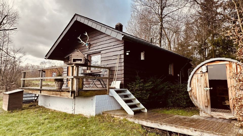 Cozy Forest Chalet Escape