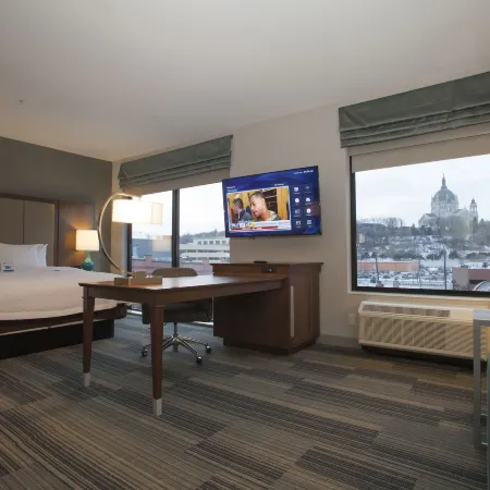 Hampton Inn & Suites St. Paul Downtown