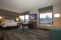 Hampton Inn & Suites St. Paul Downtown Hotels in Saint Paul