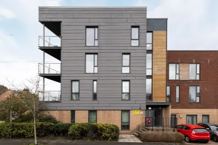 Premium 2 Bed Flat Near Colindale Station Отели в г. Эджвар