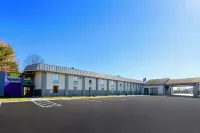 Spark by Hilton Daleville Roanoke North Hotels in Botetourt County