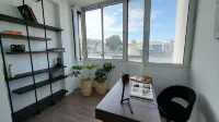 The Perfect Flat Sea Side Central Luxurious - Apartemen