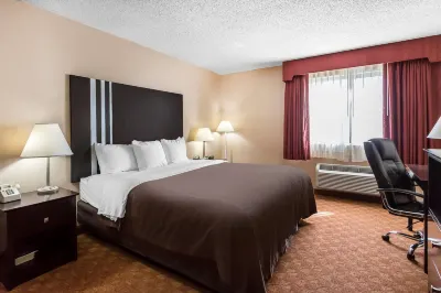 Quality Inn Hotels near Dumas Aquatic Park