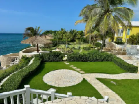 Stunning Ocean View Hotels in Orange Bay