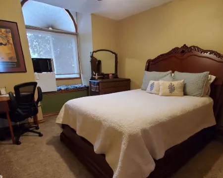 Hampton House Hotels in Mount Clemens